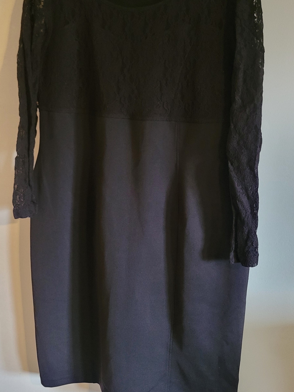 Women's Black Lace-Detail Long Sleeve Shift Dress